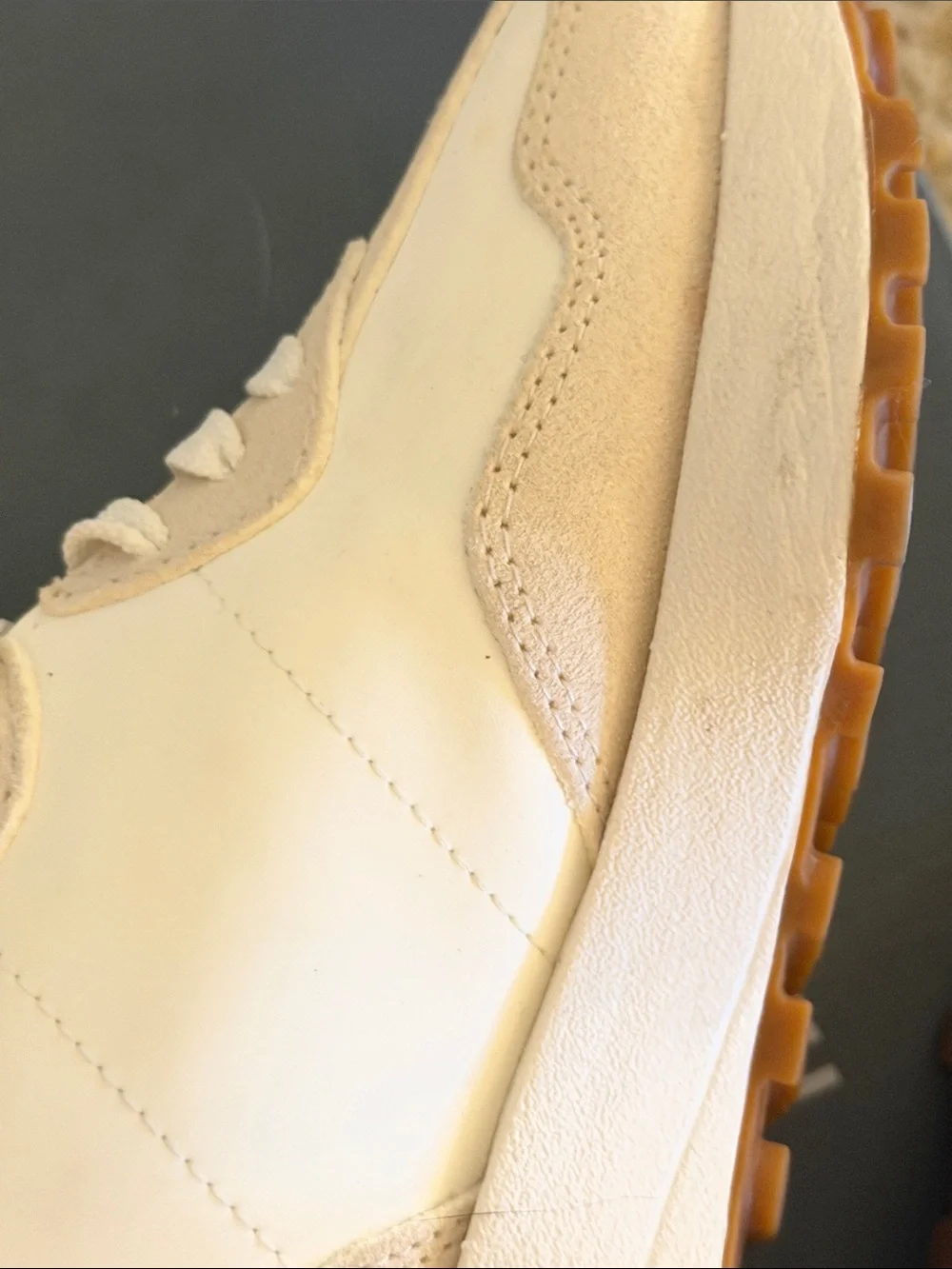 New Balance 327 sneaker